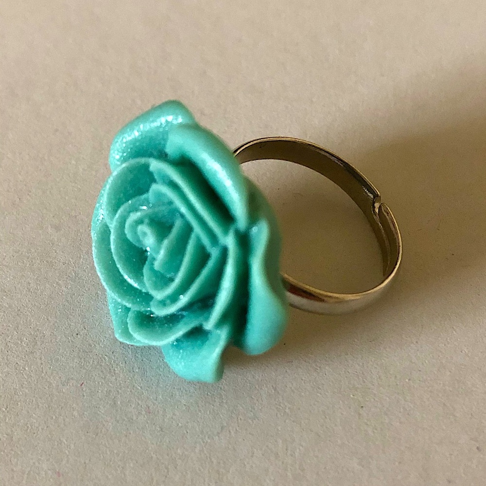 🌸 NEW Teal Acrylic Rose Bud and Expandable Metal Ring